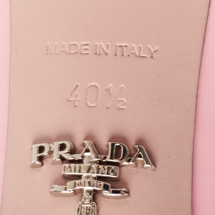 Pre Owned Prada Pink Patent Leather Heart Patch Pumps Size 40.5