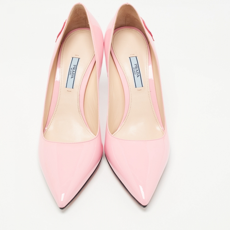 Pre Owned Prada Pink Patent Leather Heart Patch Pumps Size 40.5