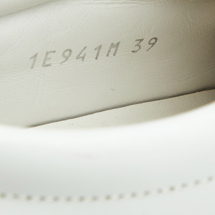 مملوكة مسبقًا Prada White/Green Leather Lace Up Low Top Sneakers Size 39