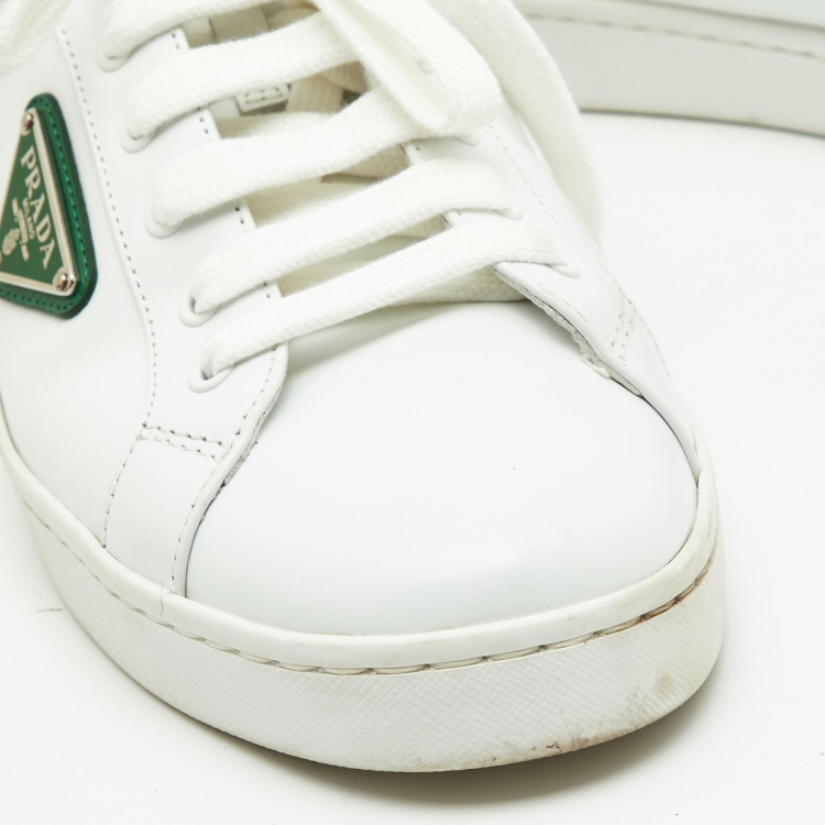 مملوكة مسبقًا Prada White/Green Leather Lace Up Low Top Sneakers Size 39