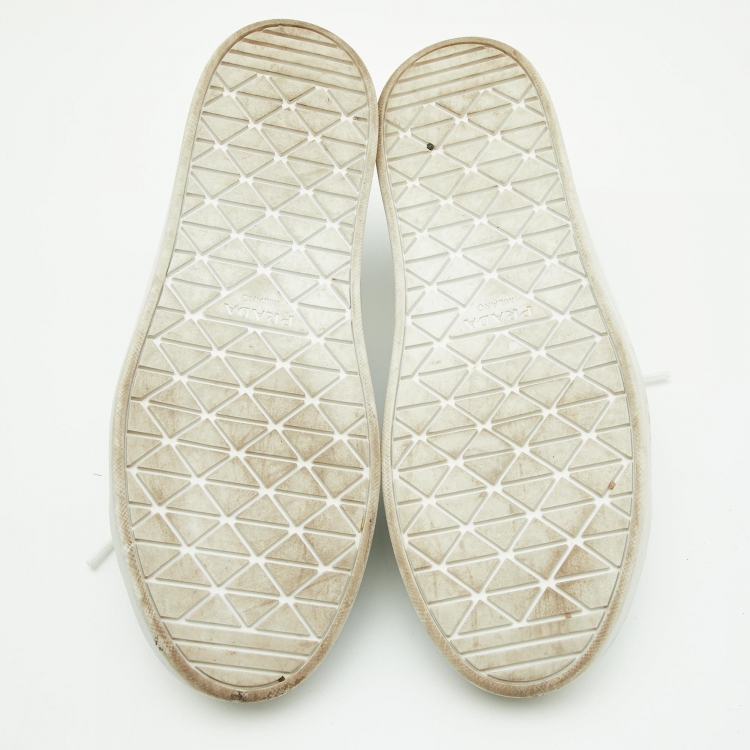 مملوكة مسبقًا Prada White/Green Leather Lace Up Low Top Sneakers Size 39