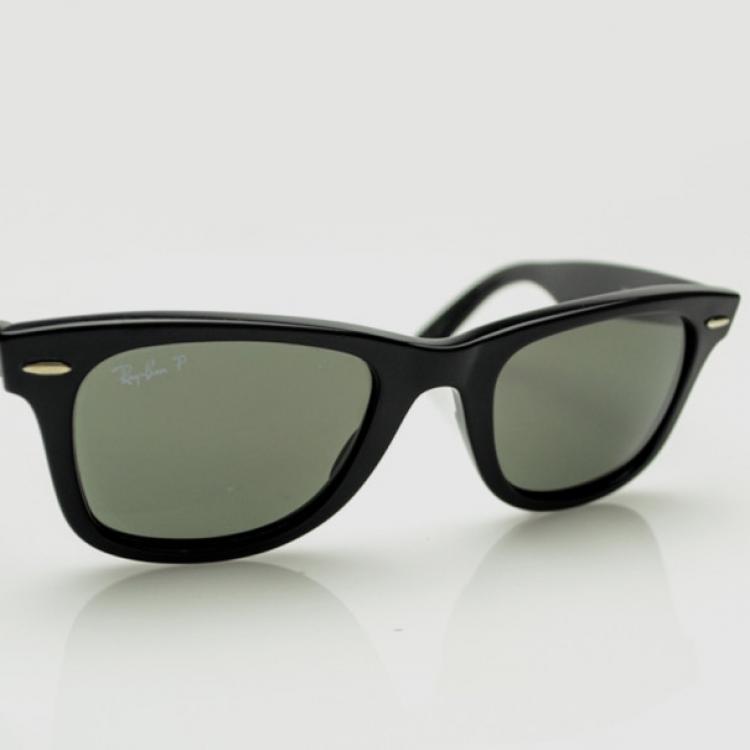 Pre Owned Ray-Ban Black Polarized Unisex Wayfarers