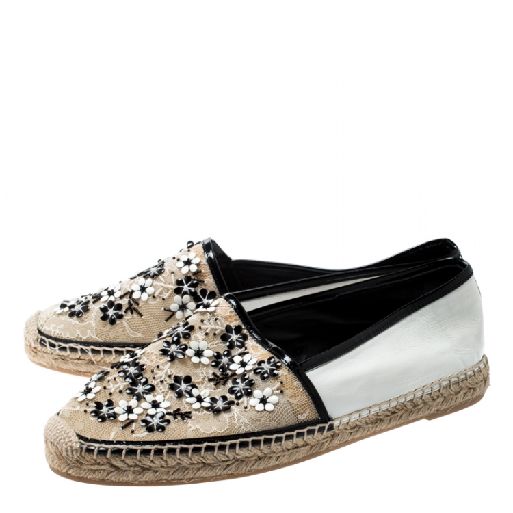 Pre Owned Rene Caovilla Monochrome Lace And Leather Floral Embellished Espadrilles Size 41