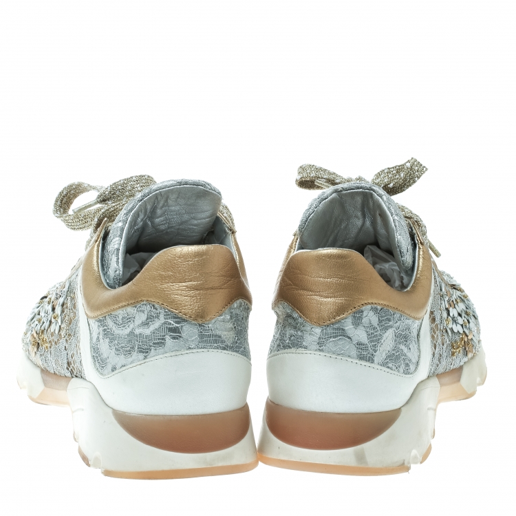 Pre Owned Rene Caovilla Beige/White Lace Flower Embellished Lace Up Sneakers Size 39