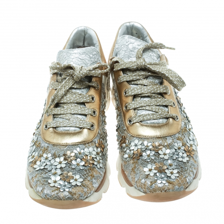 Pre Owned Rene Caovilla Beige/White Lace Flower Embellished Lace Up Sneakers Size 39