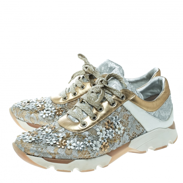 Pre Owned Rene Caovilla Beige/White Lace Flower Embellished Lace Up Sneakers Size 39