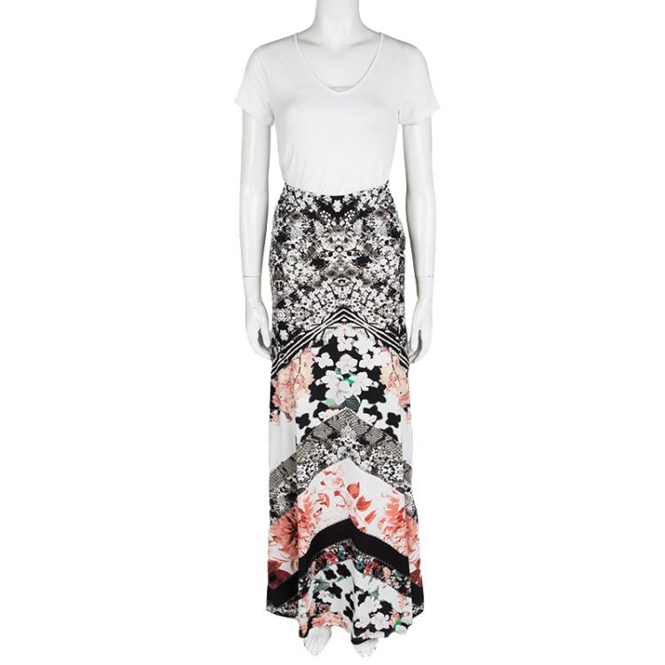 Pre Owned Roberto Cavalli Black Floral Printed Elasticized Waist Maxi Skirt S
