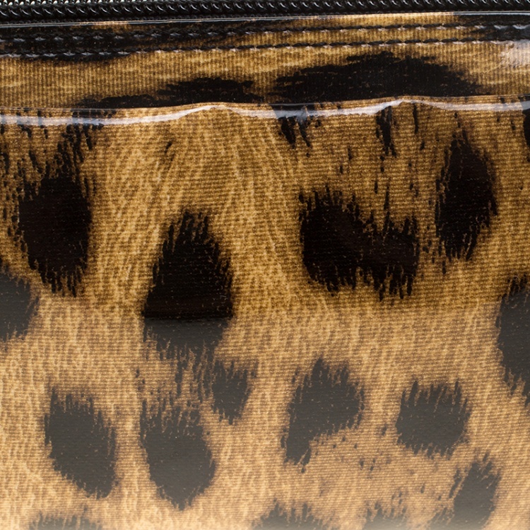 مملوكة مسبقًا Roberto Cavalli Leopard Print Patent Leather Pouch