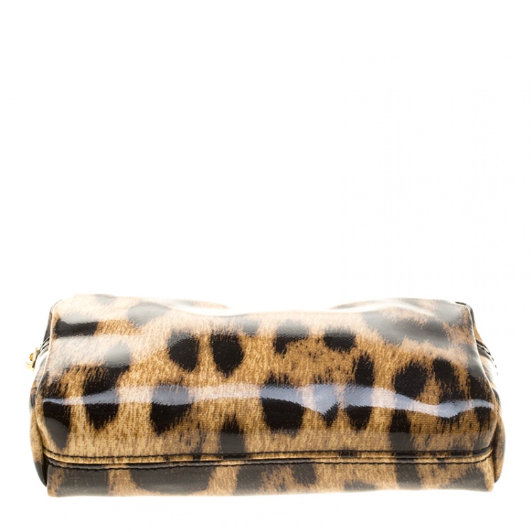 مملوكة مسبقًا Roberto Cavalli Leopard Print Patent Leather Pouch