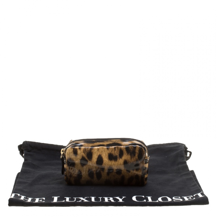 مملوكة مسبقًا Roberto Cavalli Leopard Print Patent Leather Pouch