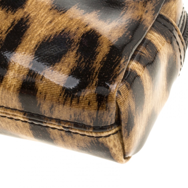 مملوكة مسبقًا Roberto Cavalli Leopard Print Patent Leather Pouch