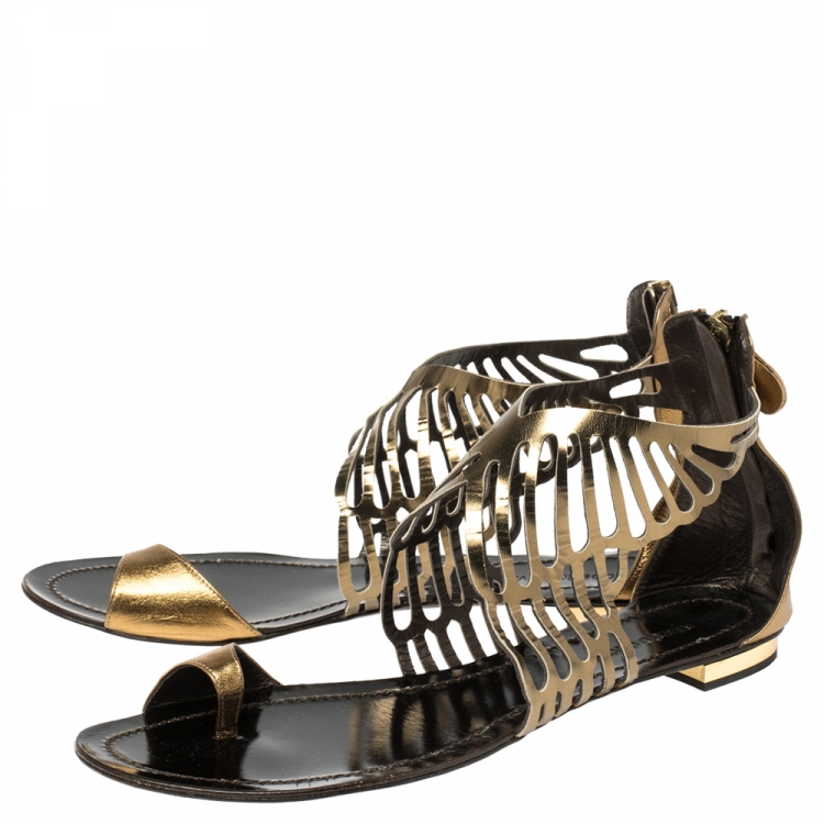Pre Owned Roberto Cavalli Gold Cut Out Leather Toe Ring Flat Sandals Size 41