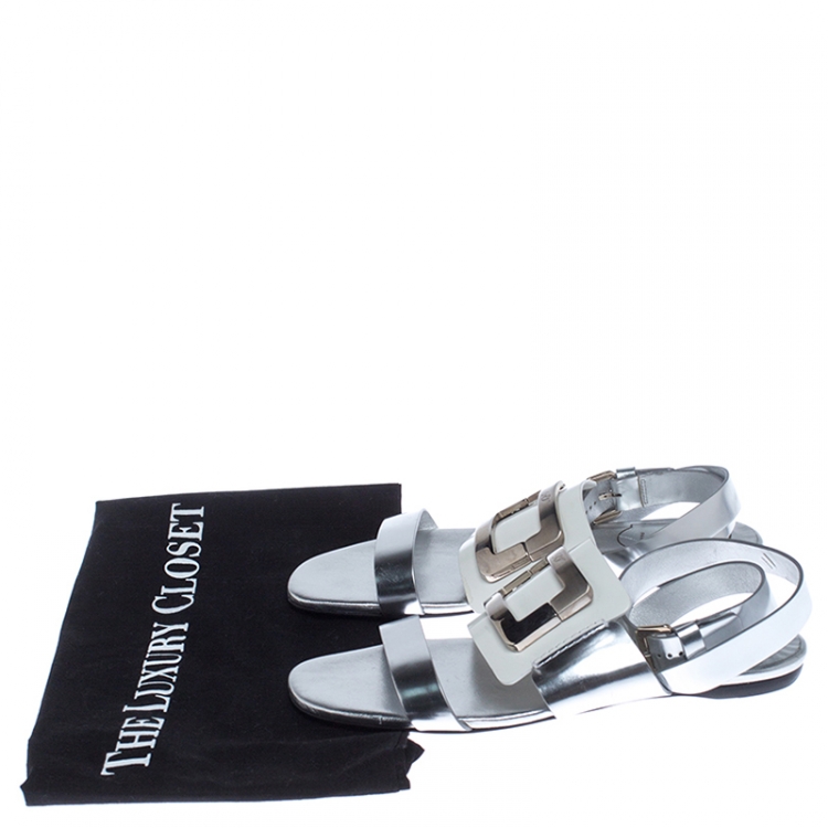 Pre Owned Roger Vivier Metallic Silver/White Leather Chips Embellished Flat Sandals Size 35.5 