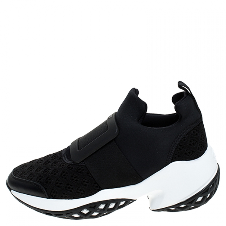Pre Owned Roger Vivier Black Lace And Fabric Viv'Run Sneakers Size 36