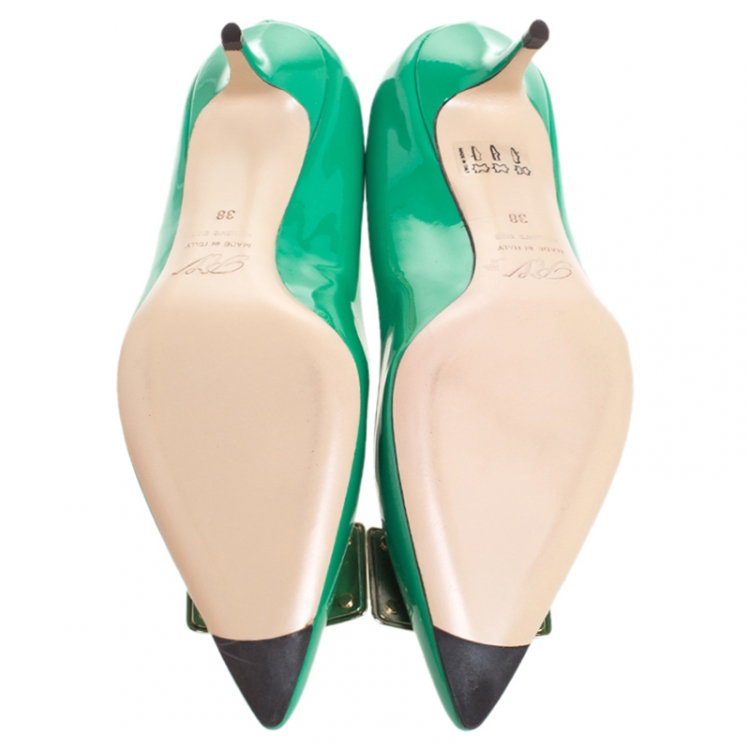 Pre Owned Roger Vivier Green Patent Leather Metal Logo Pointed Toe Pumps Size 38