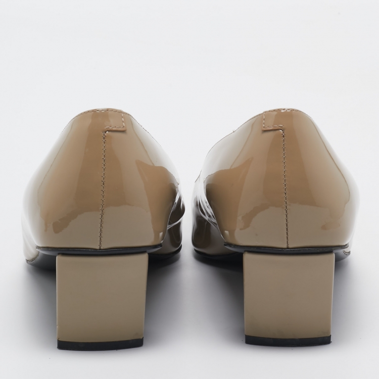 Pre Owned Roger Vivier Beige Patent Leather Trompette Pumps Size 38.5