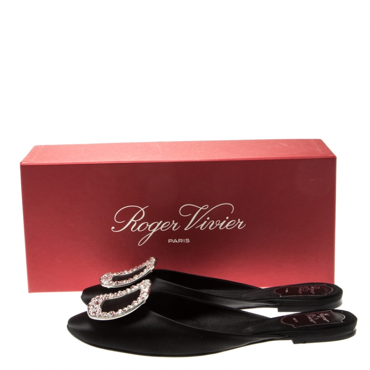 مملوكة مسبقًا Roger Vivier Black Satin Crystal Embellished Flat Slide Mules Size 36.5
