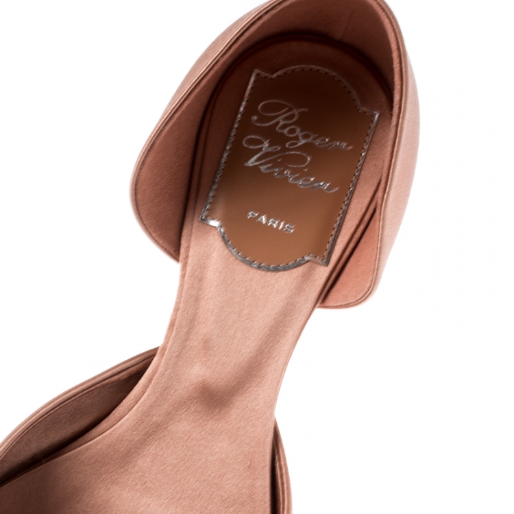 مملوكة مسبقًا Roger Vivier Dusty Pink Satin Crystal Embellished D'orsay Ballet Flats Size 36