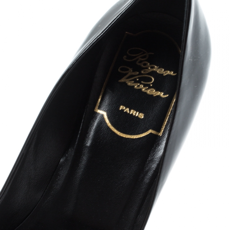 Pre Owned Roger Vivier Black Patent Leather Curved Heel Pumps Size 36.5