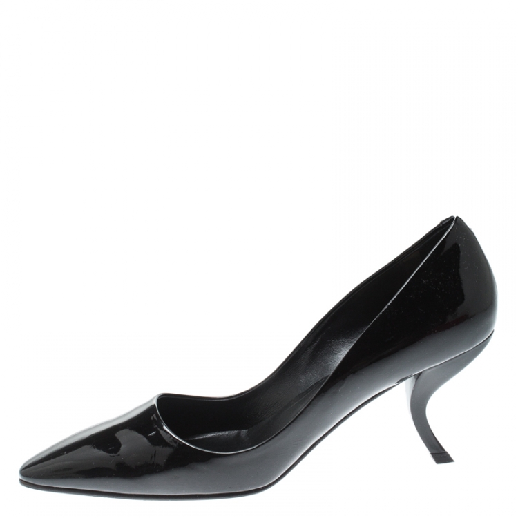 Pre Owned Roger Vivier Black Patent Leather Curved Heel Pumps Size 36.5