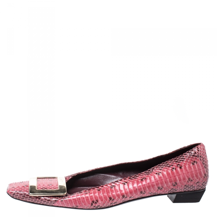 مملوكة مسبقًا Roger Vivier Pink Python Leather Buckle Detail Ballet Flats Size 37.5
