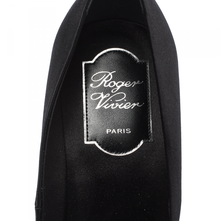 مملوكة مسبقًا Roger Vivier Black Satin Crystal Embellished Pumps Size 41