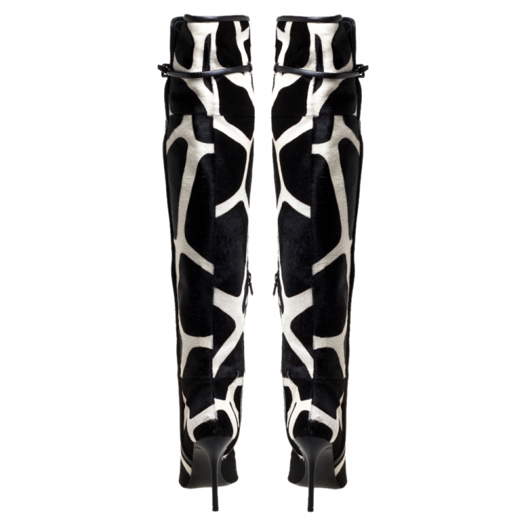 مملوكة مسبقًا Roger Vivier  Black/White Giraffe Print  Calf Hair And Leather Thigh Length Boots Size 40