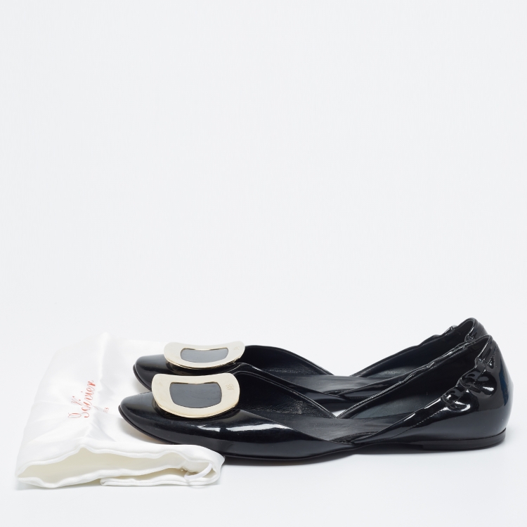 مملوكة مسبقًا Roger Vivier Black Patent Leather Chips D'Orsay Buckle Flats Size 39