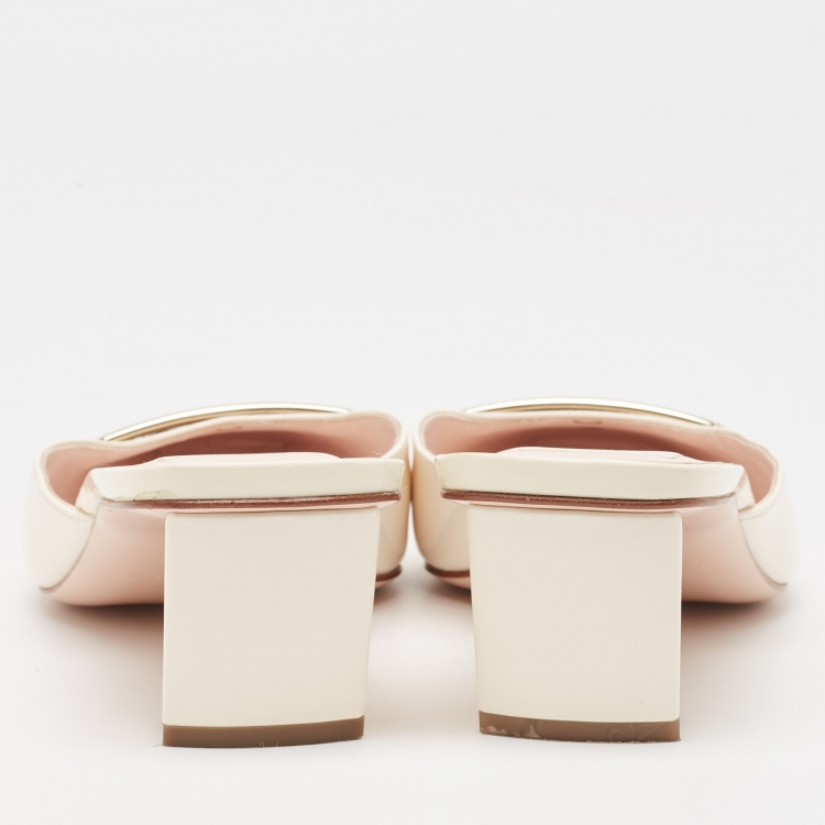 Pre Owned Roger Vivier Cream Patent Leather Belle Vivier  Mules Size 39