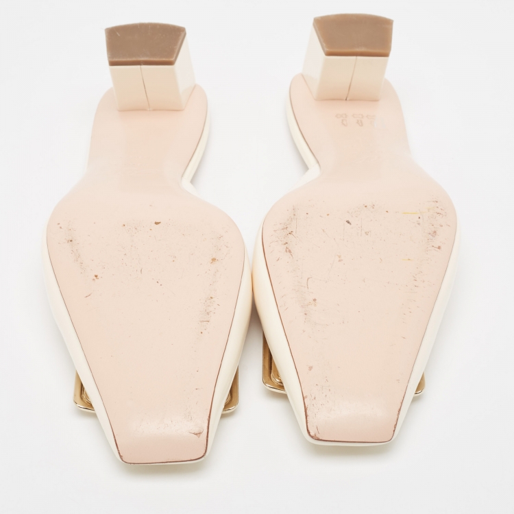 Pre Owned Roger Vivier Cream Patent Leather Belle Vivier  Mules Size 39