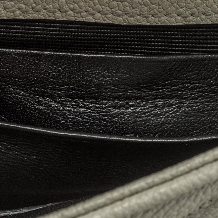 Pre Owned Saint Laurent White Quilted Leather Baby Classic Shoulder Bag