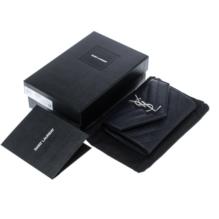 مملوكة مسبقًا Saint Laurent Navy Blue Matelasse Leather Small Envelope Monogram Wallet