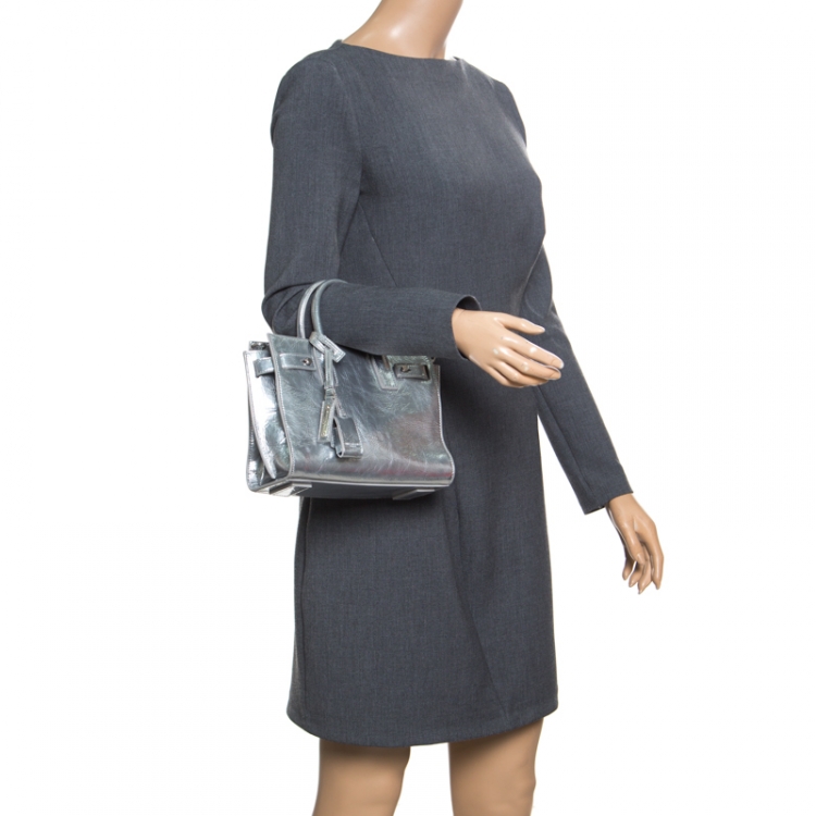 Pre Owned Saint Laurent Silver Laminated Leather Classic Sac De Jour Tote
