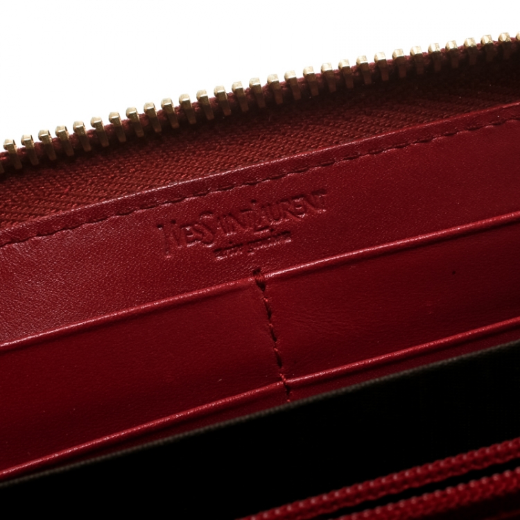 Pre Owned Saint Laurent Burgundy Patent Leather Bell De Jour Zip Around Wallet