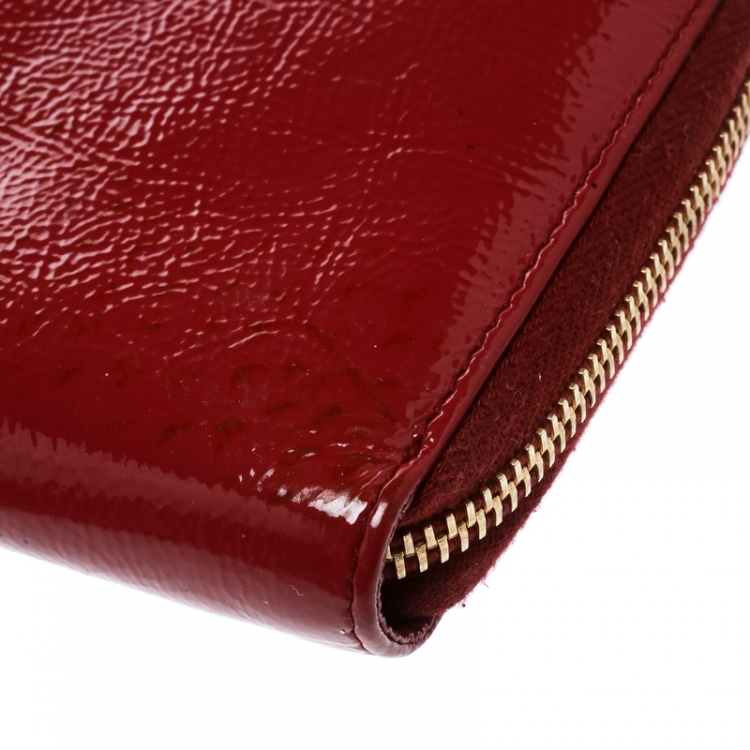 Pre Owned Saint Laurent Burgundy Patent Leather Bell De Jour Zip Around Wallet
