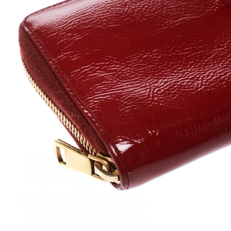 Pre Owned Saint Laurent Burgundy Patent Leather Bell De Jour Zip Around Wallet
