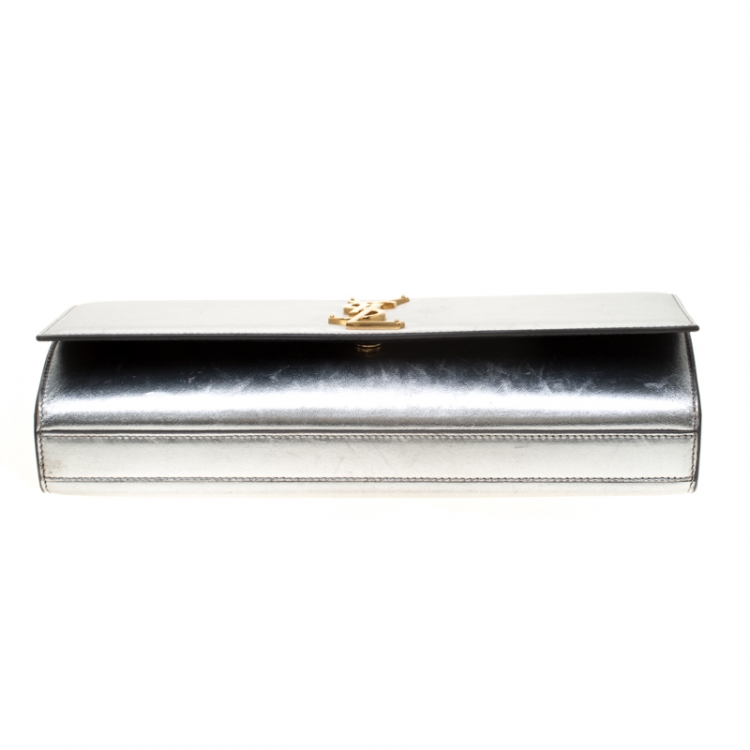 Pre Owned Saint Laurent Silver Leather Monogram Cassandre Clutch