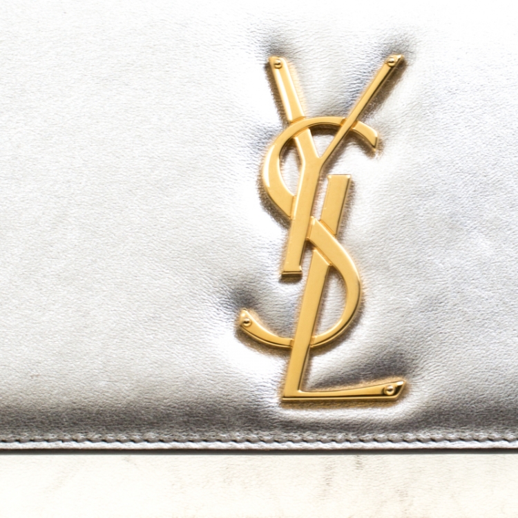 Pre Owned Saint Laurent Silver Leather Monogram Cassandre Clutch