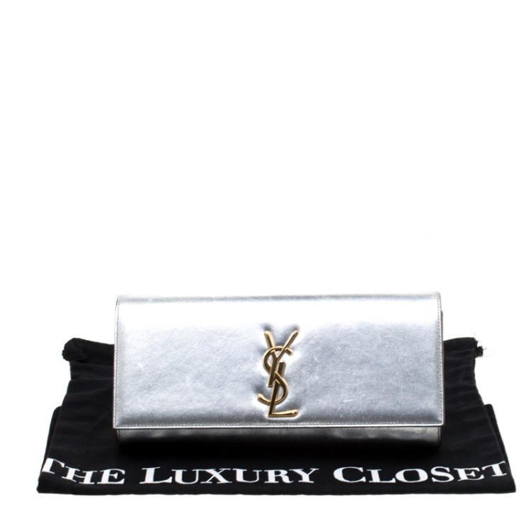 Pre Owned Saint Laurent Silver Leather Monogram Cassandre Clutch