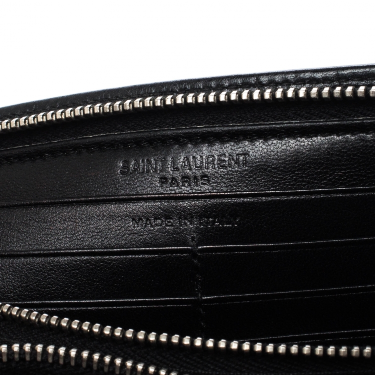 مملوكة مسبقًا Saint Laurent Black Crocodile Embossed Leather Zip Around Wallet