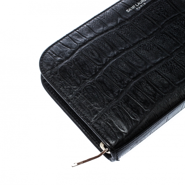 مملوكة مسبقًا Saint Laurent Black Crocodile Embossed Leather Zip Around Wallet