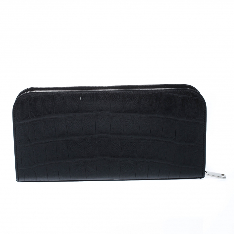 مملوكة مسبقًا Saint Laurent Black Crocodile Embossed Leather Zip Around Wallet