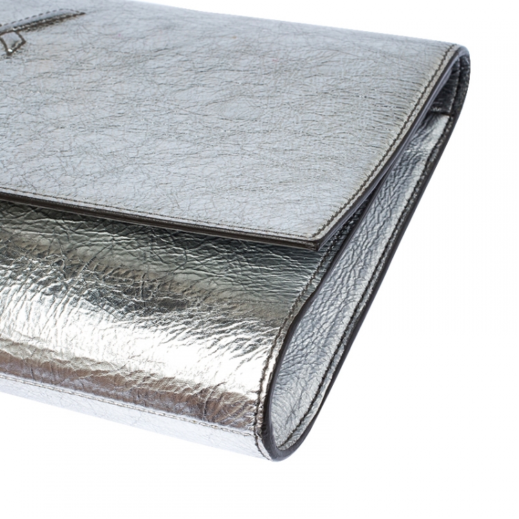 Pre Owned Saint Laurent Paris Silver Leather Belle De Jour Flap Clutch