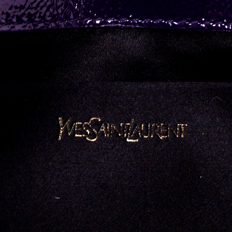 مملوكة مسبقًا Saint Laurent Paris Purple Patent Leather Belle De Jour Flap Clutch