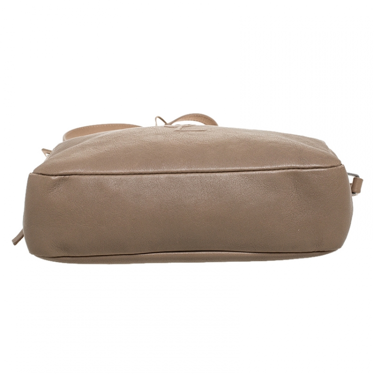مملوكة مسبقًا Saint Laurent Paris Beige Leather Lou Camera Crossbody Bag