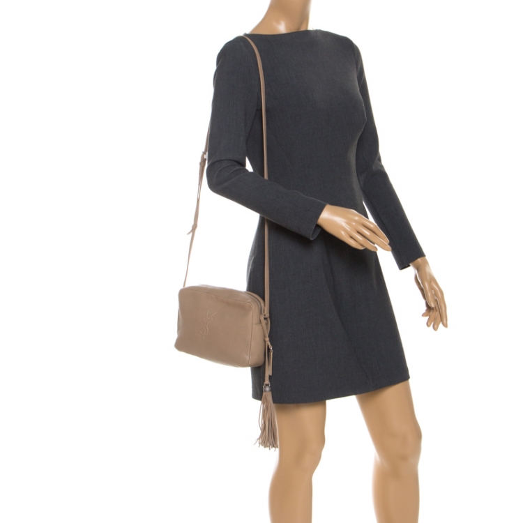 مملوكة مسبقًا Saint Laurent Paris Beige Leather Lou Camera Crossbody Bag