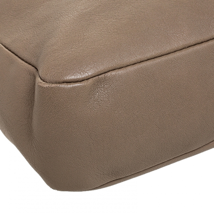 مملوكة مسبقًا Saint Laurent Paris Beige Leather Lou Camera Crossbody Bag