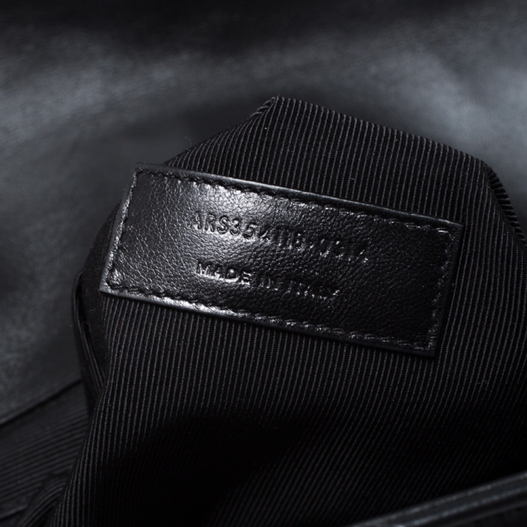 مملوكة مسبقًا Saint Laurent Black Leather Monogram Envelope Shoulder Bag