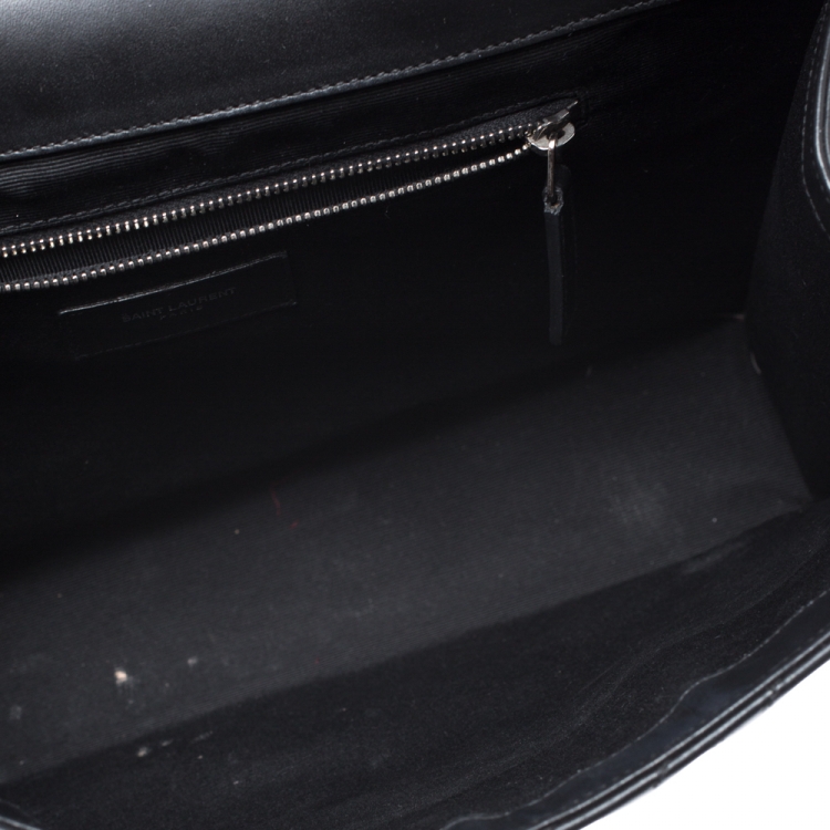 مملوكة مسبقًا Saint Laurent Black Leather Monogram Envelope Shoulder Bag