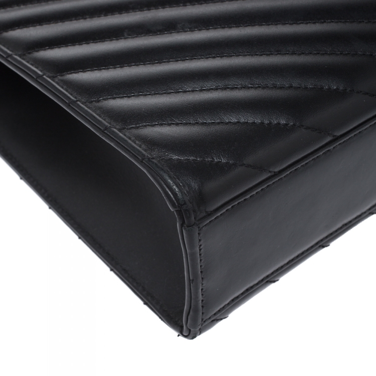 مملوكة مسبقًا Saint Laurent Black Leather Monogram Envelope Shoulder Bag